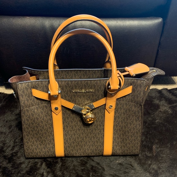 Michael Kors Handbag - Picture 5 of 9